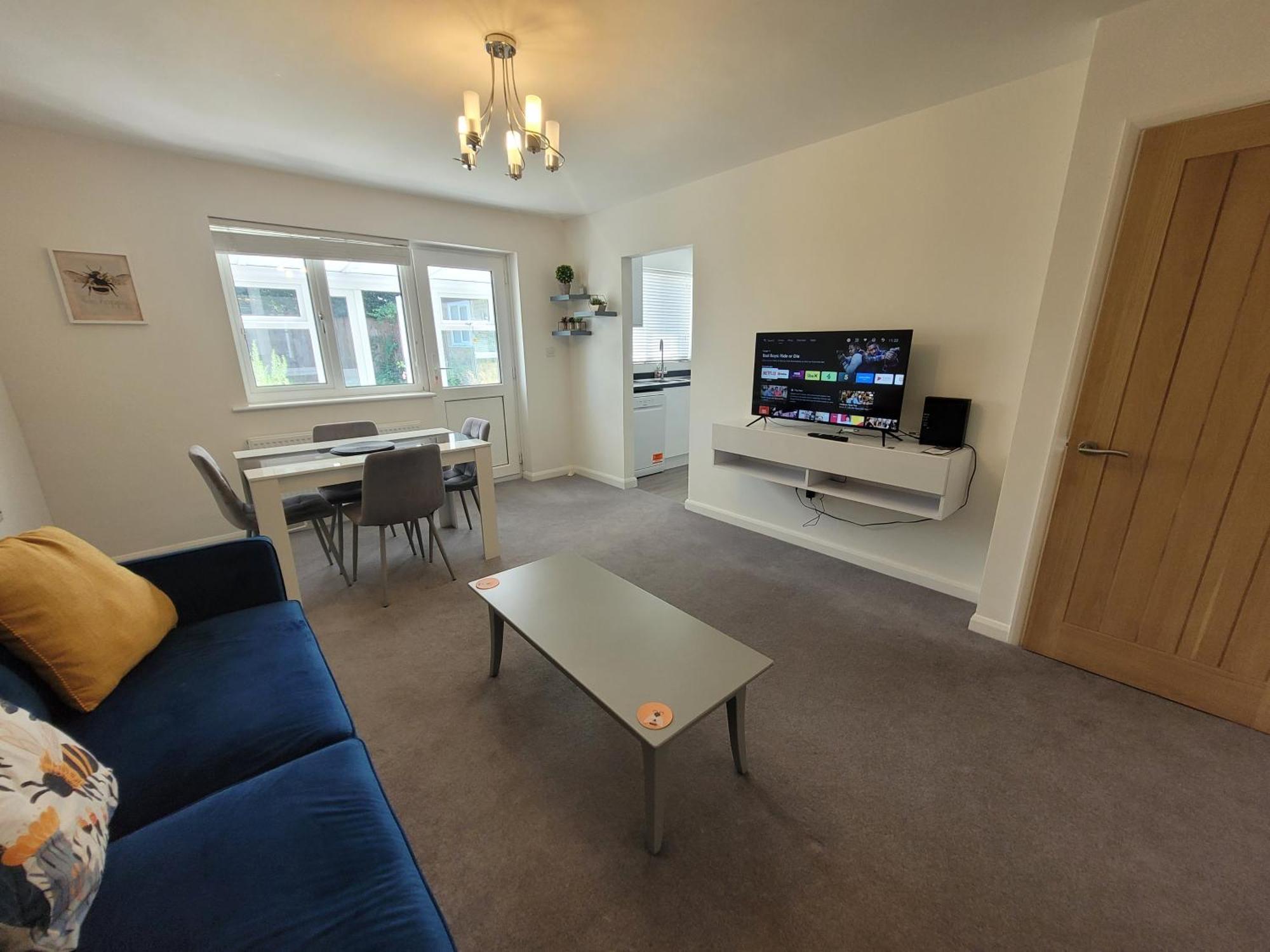 Bumblebee Bungalow - With Separate Office And Gaming Space By Catchpole Stays Colchester Bagian luar foto