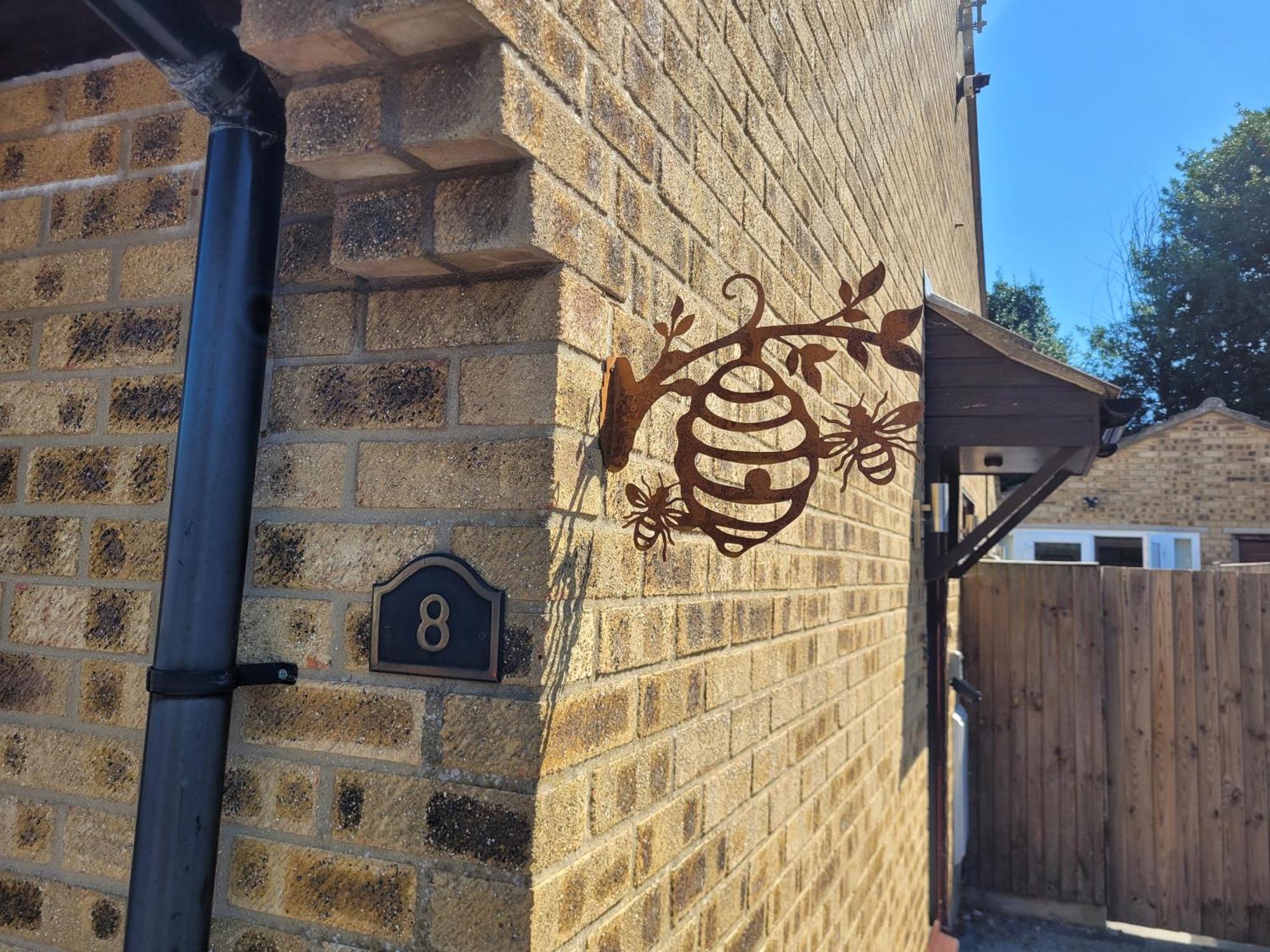Bumblebee Bungalow - With Separate Office And Gaming Space By Catchpole Stays Colchester Bagian luar foto